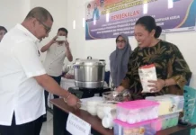 30 Kelompok Usaha Mikro di Koltim Diberi Pembekalan dan Bantuan 30 Kelompok Usaha Mikro di Koltim Diberi Pembekalan dan Bantuan