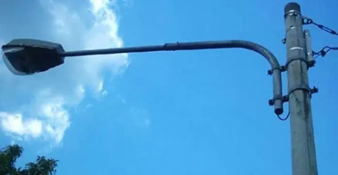 ilustrasi lampu jalan