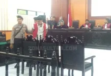 Lolos Kebiri, Eks TNI Adrianus Divonis 20 Tahun Penjara Lolos Kebiri, Eks TNI Adrianus Divonis 20 Tahun Penjara