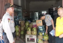 Pantau Harga Gas LPG, Polsek Rate-rate Gelar Monitoring Pantau Harga Gas LPG, Polsek Rate-rate Gelar Monitoring
