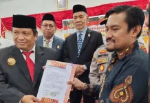 Pemda Muna Bersama KPU dan Bawaslu Setujui Nilai NPHD Pemda Muna Bersama KPU dan Bawaslu Setujui Nilai NPHD