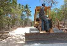 TNI Tuntaskan Pengerjaan Jalan Kelurahan Majapahit Busel TNI Tuntaskan Pengerjaan Jalan Kelurahan Majapahit Busel