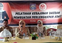 20 Pengrajin Kelengkapan Adat di Butur Ikut Pelatihan 20 Pengrajin Kelengkapan Adat di Butur Ikut Pelatihan