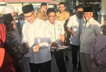 Baznas Kendari Salurkan Zakat Senilai Rp227 Juta Baznas Kendari Salurkan Zakat Senilai Rp227 Miliar
