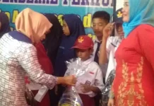 DWP Dirjenhubla Santuni Anak Yatim dan Janda Pemulung Sampah Laut DWP Dirjenhubla Santuni Anak Yatim dan Janda Pemulung Sampah Laut