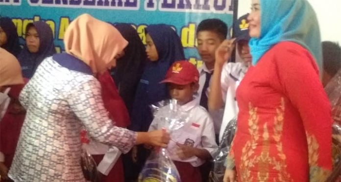 DWP Dirjenhubla Santuni Anak Yatim dan Janda Pemulung Sampah Laut