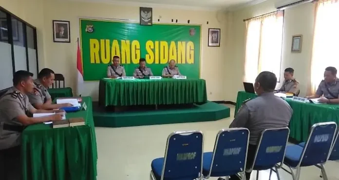 Akui Keluarkan Tembakan, Mantan Kasat Reskrim Polres Kendari Disidang