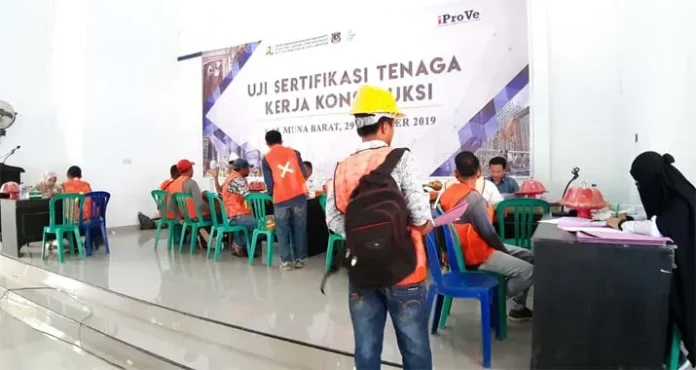 uji sertifikasi 350 Tukang di Mubar Ikuti Ujian Sertifikasi Tenaga Kerja Kontruksi