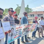 Puluhan Jurnalis di Muna Desak Kapolda Usut Dugaan Intimidasi Jurnalis di Kendari Puluhan Jurnalis di Muna Desak Kapolda Usut Dugaan Intimidasi Jurnalis di Kendari