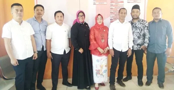 wal_outdprd Gegara Tempat Duduk, KPU dan Bawaslu Walk Out di Pelantikan DPRD Koltim