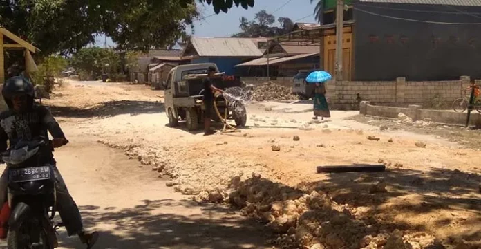 Pemkab Butur Benahi Jalan di Wandaka, Dinas PUPR Ingatkan Perlunya Penyiraman