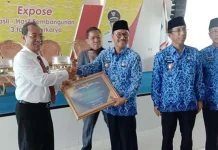 Bupati Konsel Terima Piagam Opini WTP, Ini Keuntungannya Bupati Konsel Terima Piagam Opini WTP, Ini Keuntungannya