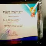 Pemda Konut Raih Penghargaan Mitra Terbaik dari UT Kendari Pemda Konut Raih Penghargaan Mitra Terbaik dari UT Kendari