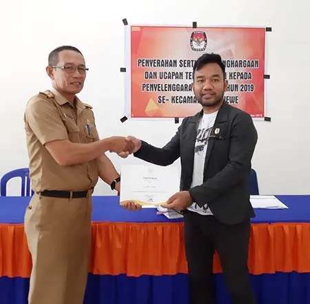 Badan Ad Hoc se-Koltim Dapat Penghargaan dari KPU RI