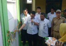 ANTAM Launching Taman Bacaan Digital PIONEER di SD Terapung Dawi-dawi ANTAM Launching Taman Bacaan Digital PIONEER di SD Terapung Dawi-dawi