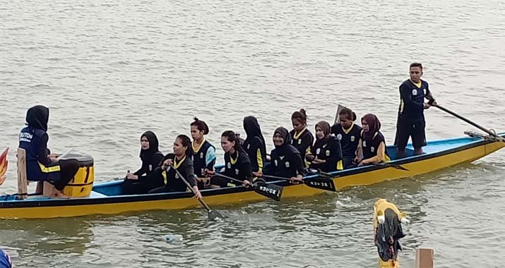 Mubar Juara Umum Festival Dragon Boat Sultra