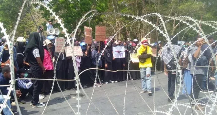 Polda Didesak Tetapkan Tersangka Kasus Penembakan Mahasiswa UHO