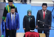 Politisi Demokrat Resmi Jabat Ketua DPRD Kolut Politisi Demokrat Resmi Jabat Ketua DPRD Kolut