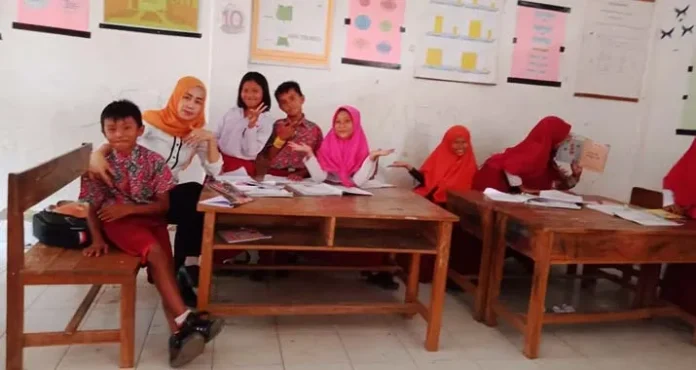 Belasan Tahun Mengabdi, Guru Honorer di Konsel Ikhlas Digaji Rp 15 Ribu Sehari