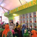 Kain Tenun Tolaki Jadi Buruan Pendatang di Pameran HPS Kain Tenun Tolaki Jadi Buruan Pendatang di Pameran HPS