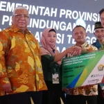 Kado HPS Pemprov Sultra, 18 Ribu Petani Jadi Peserta BPJS Ketenagakerjaan Kado HPS Pemprov Sultra, 18 Ribu Petani Jadi Peserta BPJS Ketenagakerjaan