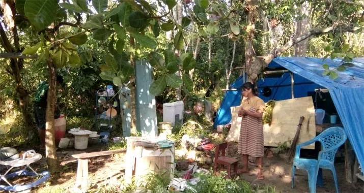 Duka Pasutri Koltim, Tinggal Menumpang hingga Tidur di Tenda