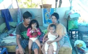 Duka Pasutri Koltim, Tinggal Menumpang hingga Tidur di Tenda Duka Pasutri Koltim, Tinggal Menumpang hingga Tidur di Tenda