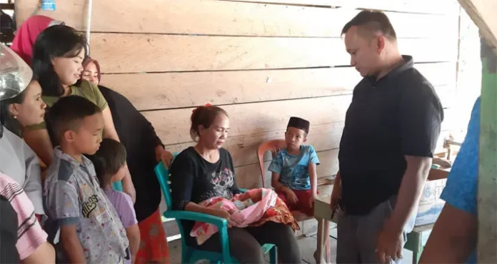 Bayi 1 Bulan Ditemukan di Bawah Meja Kios Warga Koltim