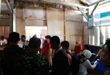 Pelamar CPNS Membludak, Staf Disdukcapil Mubar Harus Lembur Pelamar CPNS Membludak, Staf Disdukcapil Mubar Harus Lembur