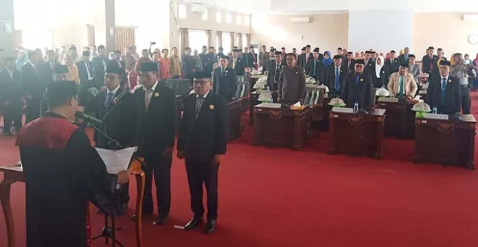 pelantikan_dprdmuna Tiga Unsur Pimpinan DPRD Muna Resmi Dilantik