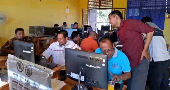 Guru SMK Dilatih Gunakan Blog untuk Media Pembelajaran