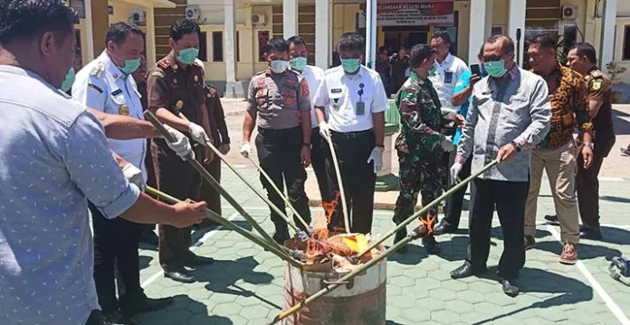 Kejari Muna Musnahkan Sabu Senilai Rp260 Juta