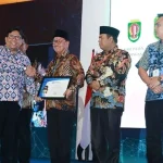 Pemkab Konsel Raih Penghargaan Layanan Publik Terbaik Pemkab Konsel Raih Penghargaan Layanan Publik Terbaik