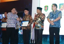 Pemkab Konsel Raih Penghargaan Layanan Publik Terbaik Pemkab Konsel Raih Penghargaan Layanan Publik Terbaik