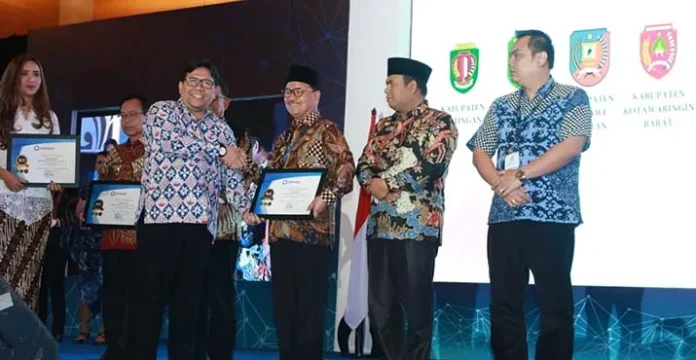 Pemkab Konsel Raih Penghargaan Layanan Publik Terbaik