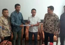 DPRD Sultra Akan Batalkan Pinjaman Rp1,2 Triliun Gubernur Ali Mazi DPRD Sultra Akan Batalkan Pinjaman Rp1,2 Triliun Gubernur Ali Mazi