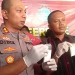 Gaji ASN Tak Cukup, Seorang Pegawai PDAM Kendari Jualan Sabu Gaji ASN Tak Cukup, Seorang Pegawai PDAM Kendari Jualan Sabu