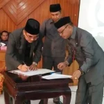 Raperda APBD Butur Disetujui, Lima Fraksi Beri Catatan Raperda APBD Butur Disetujui, Lima Fraksi Beri Catatan