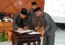 Raperda APBD Butur Disetujui, Lima Fraksi Beri Catatan Raperda APBD Butur Disetujui, Lima Fraksi Beri Catatan