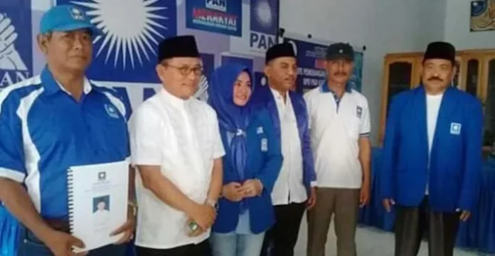 Pilkada Koltim, Tony Herbiansyah-Rahmatia Lukman Kembalikan Formulir di PAN Bersamaan