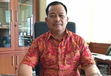 7 Fakta tentang UT, yang Bisa Bikin Anda Tertarik Kuliah di Sana Kepala Unit Program Belajar Jarak Jauh Universitas Terbuka (UPBJJ-UT) Kendari, Effendi