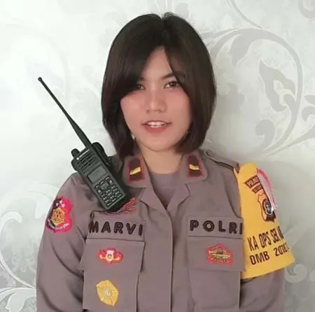 Kapolsek Murhum, Ipda Marvi Oksiriana