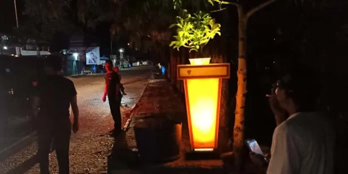 Tambah Keindahan Kota Lasusua, Pemkab Kolut Pasang 150 Lampu Hias