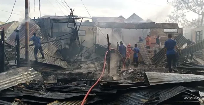 Belasan Bangunan di Kendari Terbakar, Diduga Gegara Bocah Main Bensin