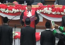 Pimpinan Definitif DPRD Kolaka Resmi Dilantik Pimpinan Definitif DPRD Kolaka Resmi Dilantik