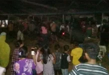 Protes Debu dan Jalan Licin, Malam Ini Warga Ladongi Berdemonstrasi Protes Debu dan Jalan Licin, Malam Ini Warga Ladongi Berdemonstrasi