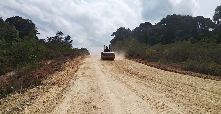 PUPR Konkep Inisiatif Perbaiki Jalan Menuju Desa Pasir Putih