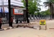 Staf DPRD Sultra Keluhkan Debu Pembangunan Gedung Wali Kota Kendari Staf DPRD Sultra Keluhkan Debu Pembangunan Gedung Wali Kota Kendari