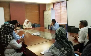 Nestapa Honorer K2, Gadai BPKB Demi Mengadu Nasib ke Senayan Nestapa Honorer K2, Gadai BPKB Demi Mengadu Nasib ke Senayan