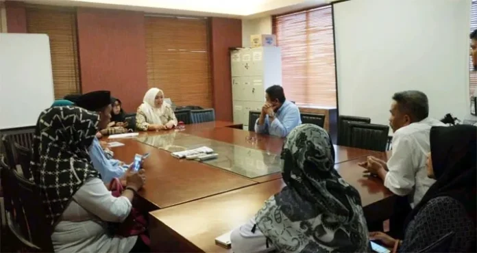 Nestapa Honorer K2, Gadai BPKB Demi Mengadu Nasib ke Senayan